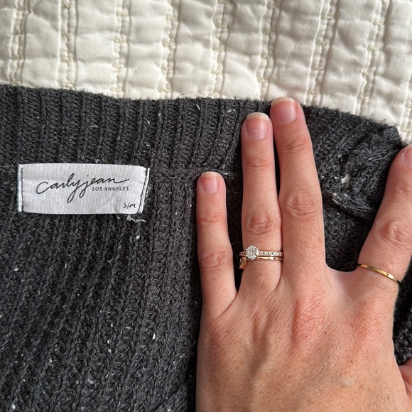 Carly Jean Los Angeles Rea Sweater - Picture 6 of 6